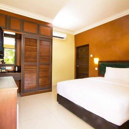 New Kesuma Villa Exclusive Stay Parit Raja Exteriér fotografie
