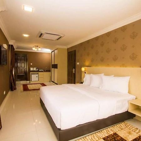 New Kesuma Villa Exclusive Stay Parit Raja Exteriér fotografie