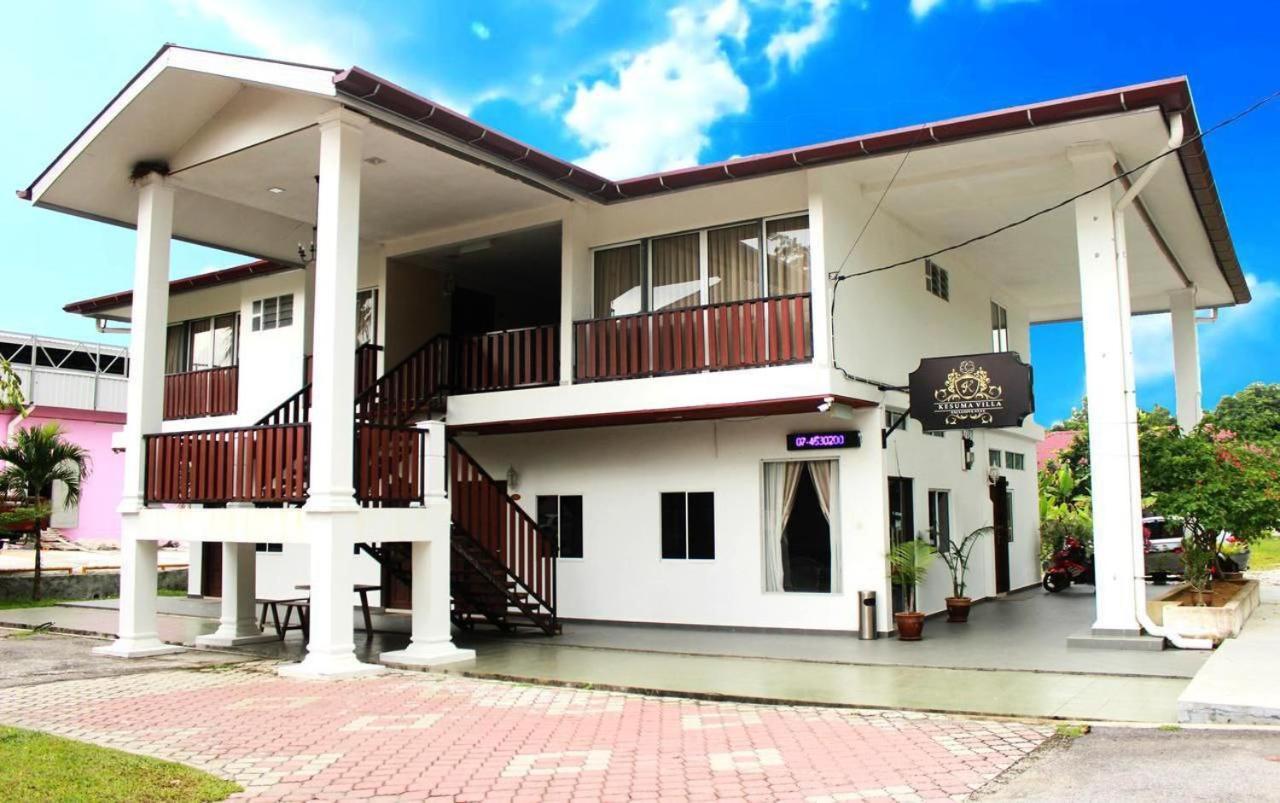 New Kesuma Villa Exclusive Stay Parit Raja Exteriér fotografie