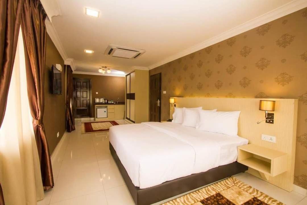 New Kesuma Villa Exclusive Stay Parit Raja Exteriér fotografie